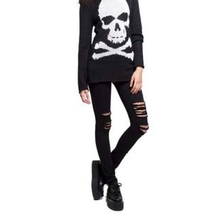 black ripped skinny jeans